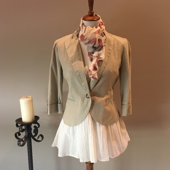 Classic fashion statement Linen blazer - Picture 1 of 5